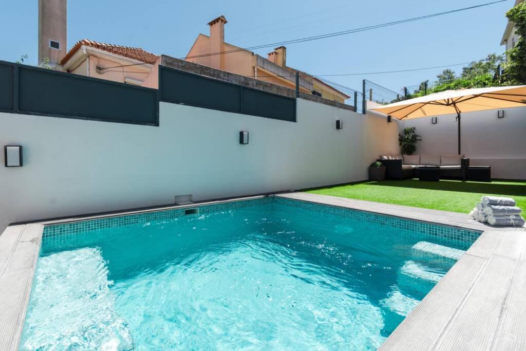 Luxury Villa With A Pool In The City - No Parties Allowed Lisboa Extérieur photo