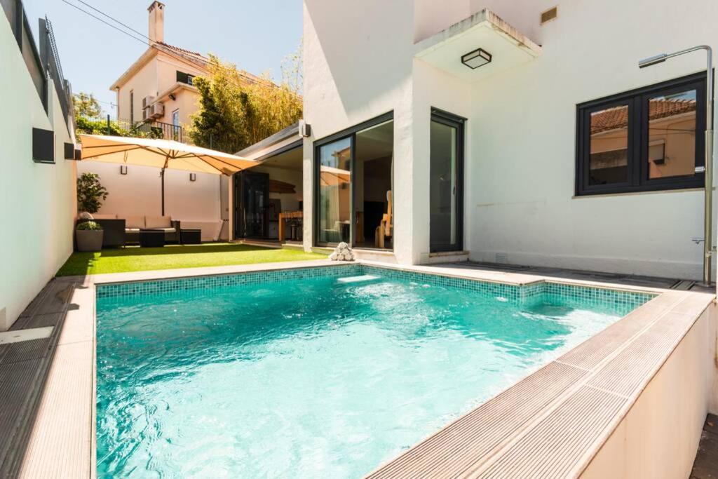 Luxury Villa With A Pool In The City - No Parties Allowed Lisboa Extérieur photo